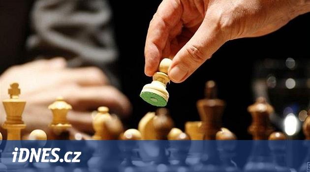 一名女国际象棋棋手在达吉斯坦举行的一场锦标赛上毒害了对手。她把水银倒在棋盘上